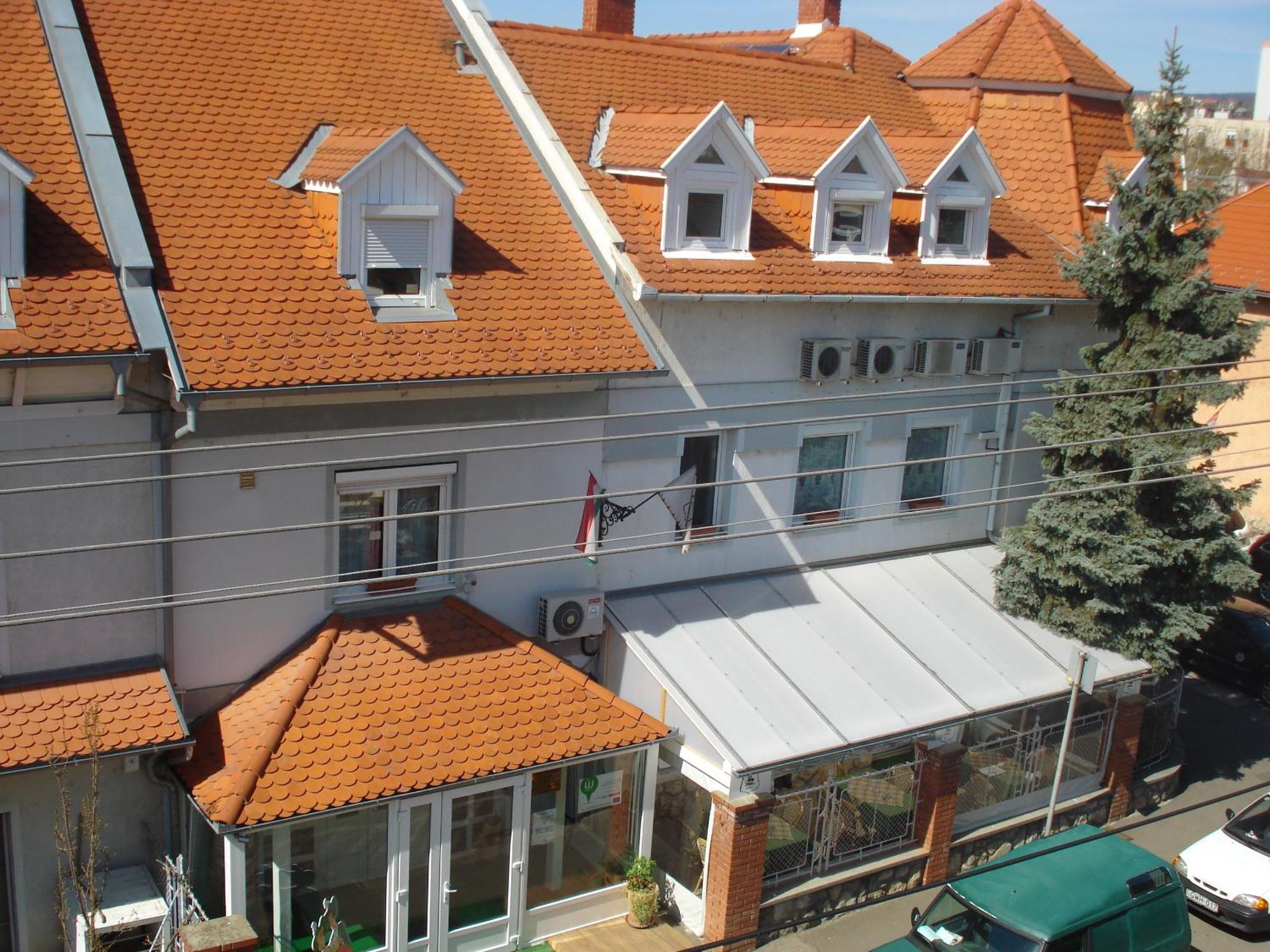 Hotel Szent Gyoergy Fogado Pécs Esterno foto