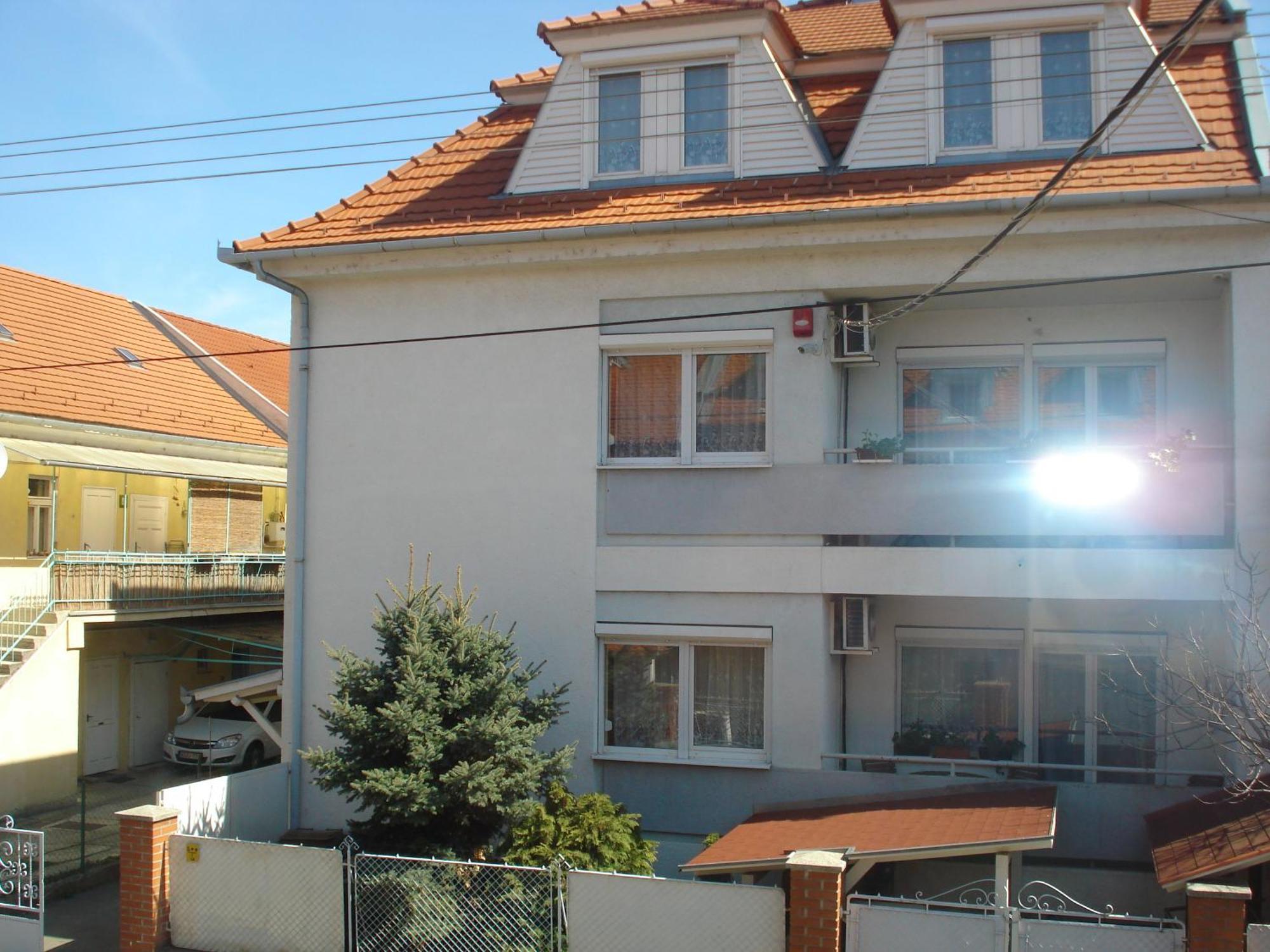 Hotel Szent Gyoergy Fogado Pécs Esterno foto