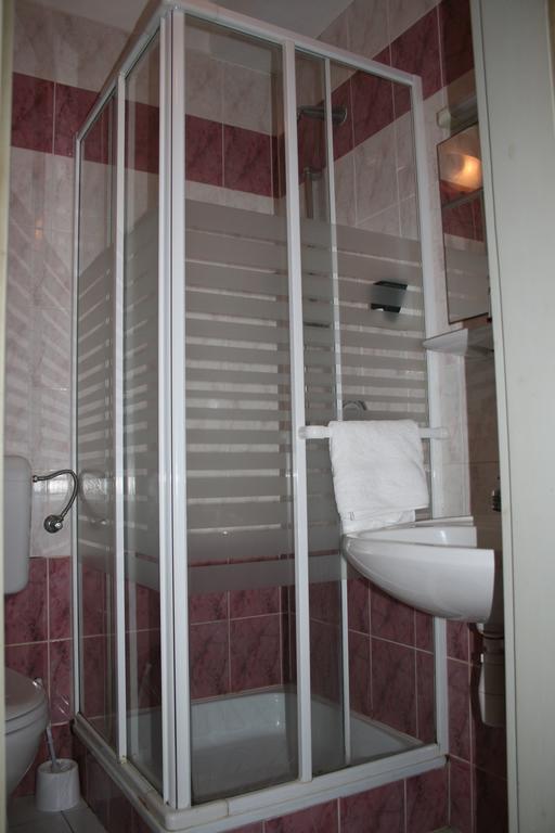 Hotel Szent Gyoergy Fogado Pécs Esterno foto